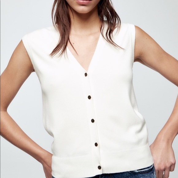 NWT Zara sleeveless vest sweater with gold buttons - Picture 1 of 4